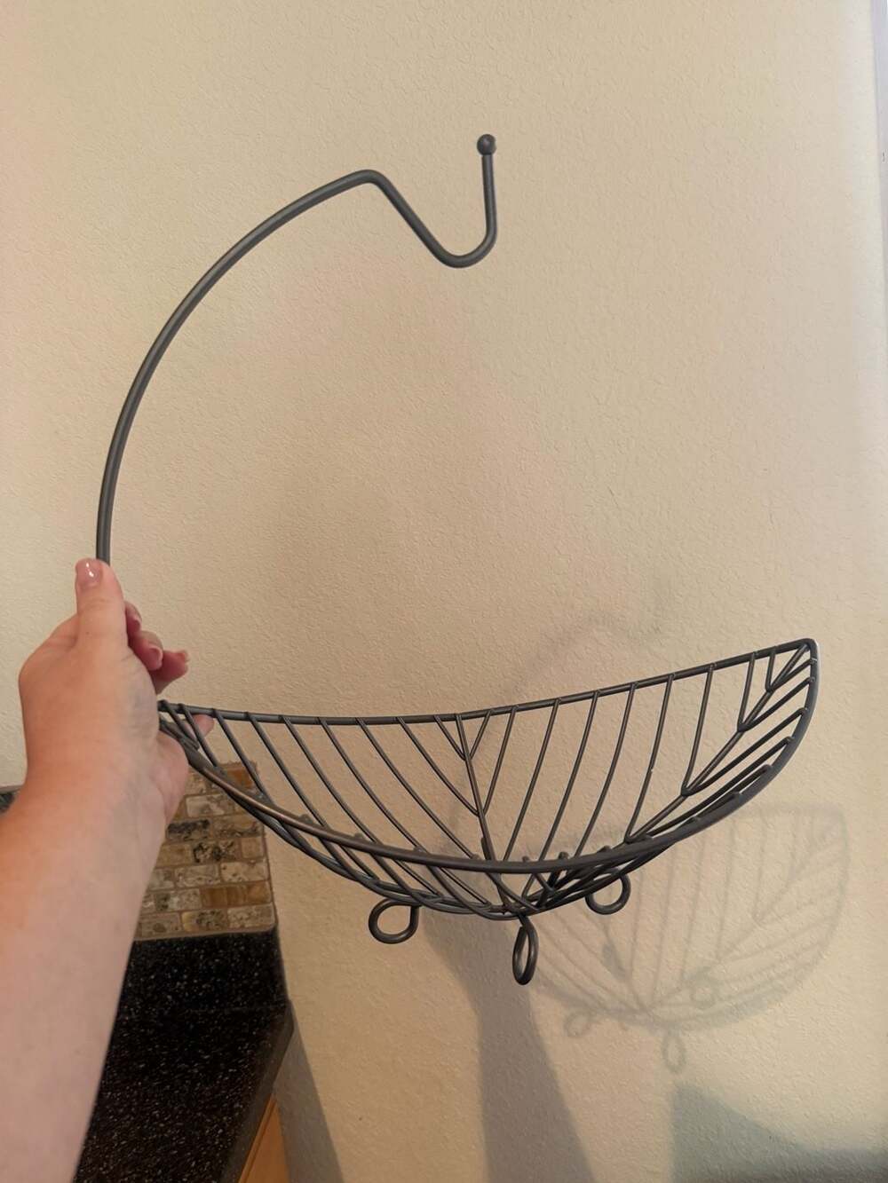 Black Metal Wire Fruit Basket with Banana Hanger